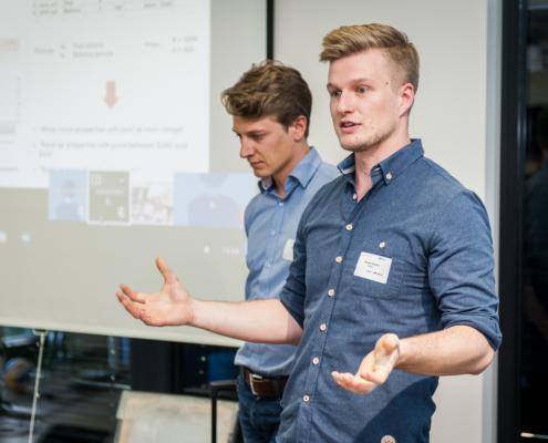 Johannes und Michael Siebers vom Gastgeber Holidu auf der Travel Start-up Night München