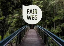 Travel Start-up FairWeg Logo vor Naturhintergrund